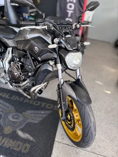 YAMAHA MT 07 2017