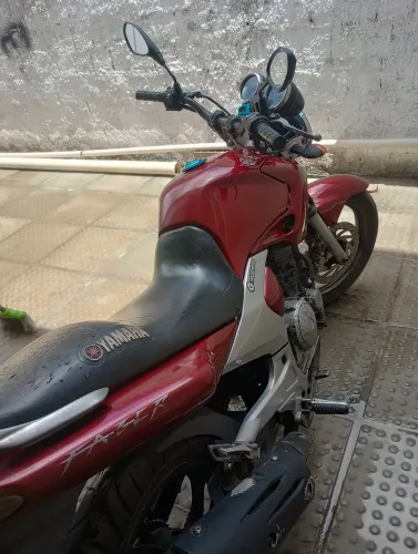 YS Fazer 250 em dia