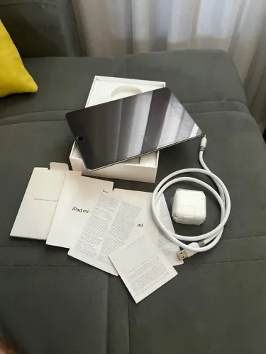 iPad mini 5 A2133 muito novo