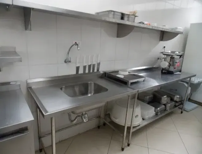 Prateleiras inox 304, fazemos também sob medida, vazadas ou lisas