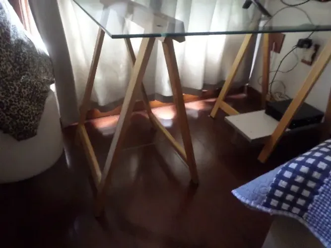 Mesa de vidro/cavalete(Leia o Anuncio)