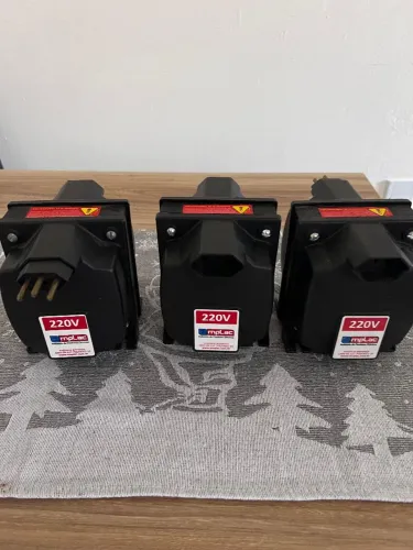 Adaptador de Tomada 220V