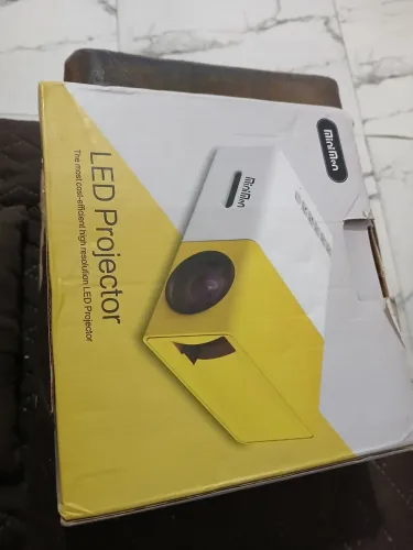 Mini Led projetor men