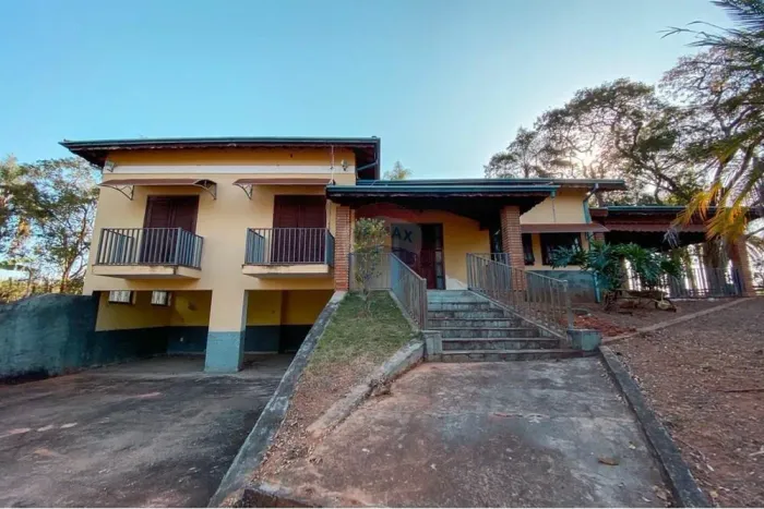 Chácara à Venda no Cercado Grande  Itapira/SP Refúgio com conforto, espaço e natureza no i