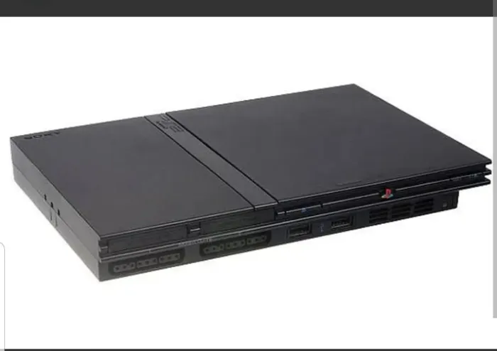 Ps2 usado funcionando,nao sei se o leitor está bom e nal acompanha cabos 