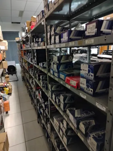 Lote de autopeças grande variedade material novo! 