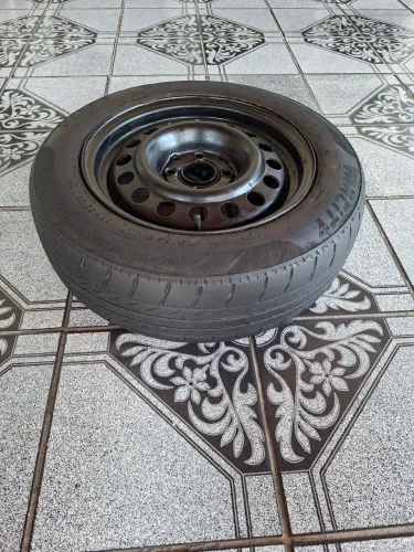 Roda c/pneu aro 175/65/14 gol voyage etc.