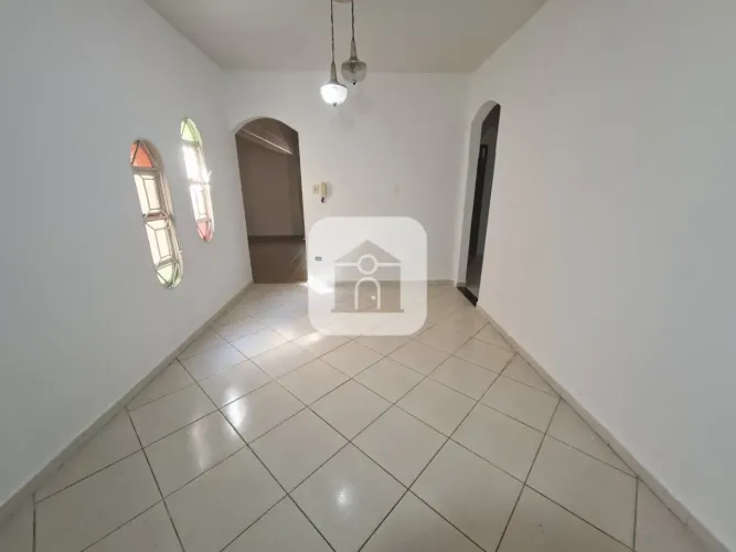 Casa para locação no bairro Patrimônio