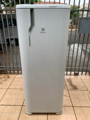 Geladeira 322L