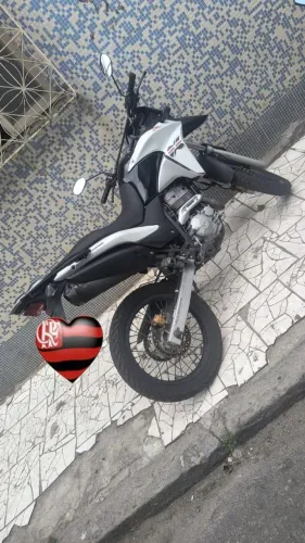 Honda XRE 300 2016 está no meu nome , está no 24