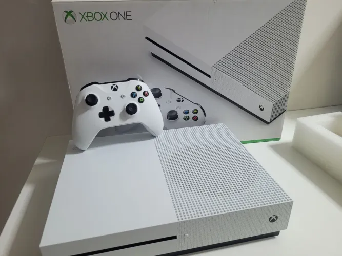 Xbox One S Memória 1TB Completo!! (Aceito Cartão)