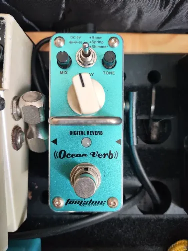 Pedal para guitarra Reverb ocean verb tomsline