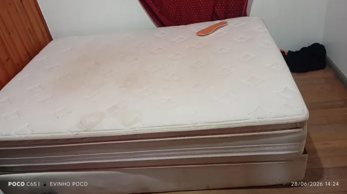 Vendo cama casal com base 