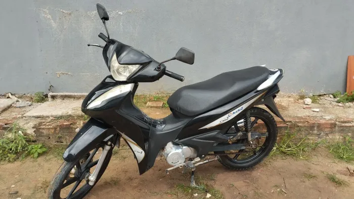Moto sem detalhes pra fazer