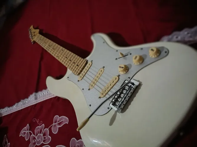 Guitarra Seize Vision Stratocaster Branca (Usado)