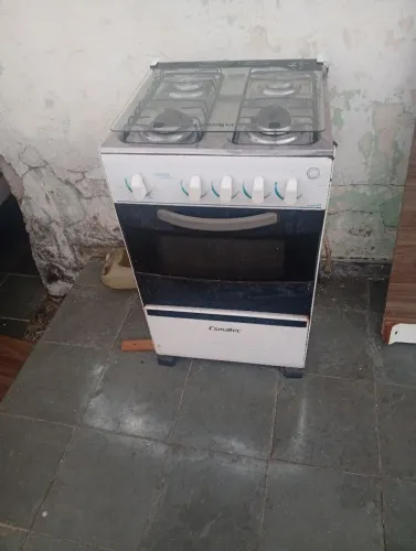 Fogões esmaltec de 4 bocas funcionando tudo certinho.(127 volts)