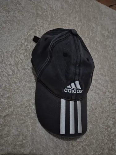 Boné adidas