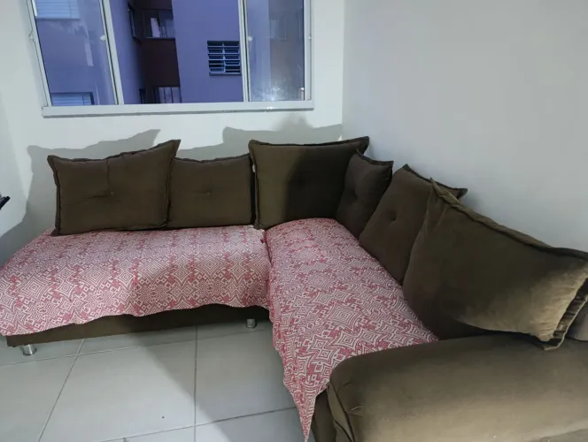 Sofá 2 e 3 lugares todo novo