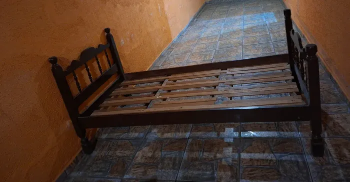 Cama solteiro madeira maciça (BAURU (