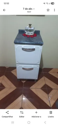 Vende-se esse armário