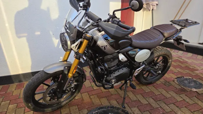 Triumph Scrambler 400x IMPECÁVEL + ACESSÓRIOS