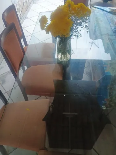 Vende-se mesa de jantar