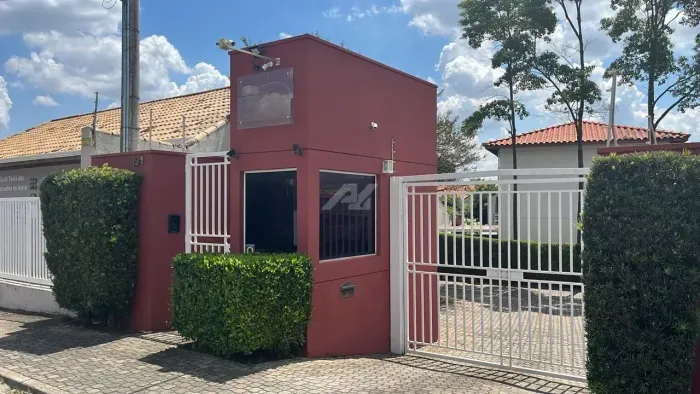Sobrado à venda em condomínio, Sousas, Campinas-SP.