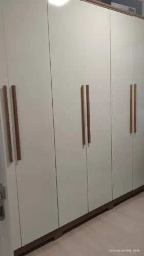 Guarda roupa 6 portas