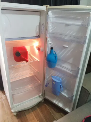 Geladeira Consul 300Lts entrego se precisar