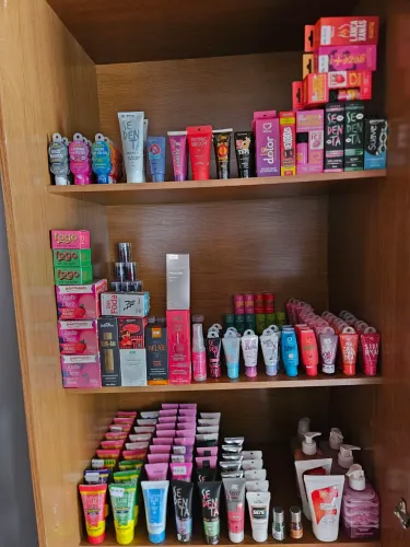 Vendo estoque de cosméticos!! Leia o anúncio!