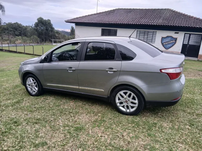 Fiat Grand Siena Essence Dual. 1.6 Flex 16V 2016
