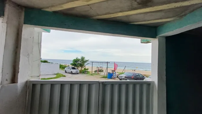 Casa de frente para o Mar - Ponta Negra( Maricá ) Posse há 12 anos, Vista e praia na porta