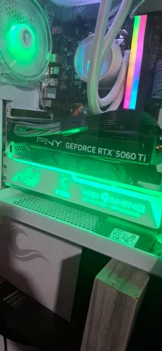 RTX 5060Ti 16GB PNY 3 meses de uso