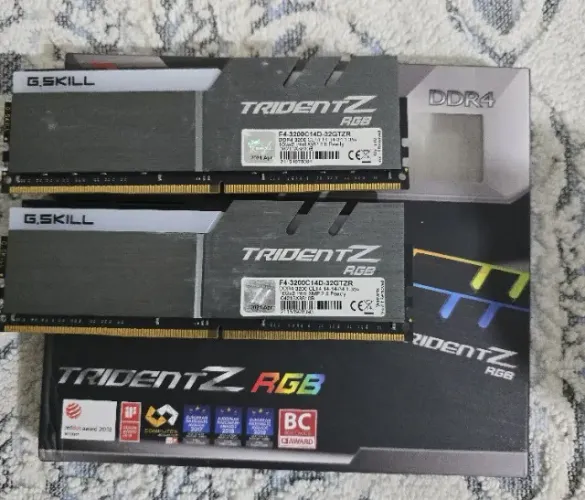 (CL14 ) - Memória RAM DDR4 32Gb (2x16Gb) 3200Mhz CL14 G.Skill Trident Z RGB - 100% Testada