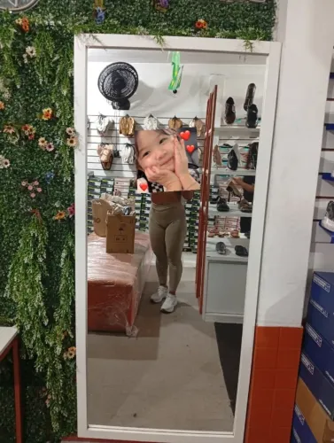 Espelho em perfeitas condições sem avarias tamanho:1,80x0,80 valor R$400
