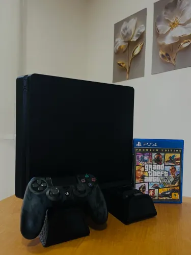 Ps4 Slim 500GB + 1 Controle Original + Base Carregadora com Coller + GTA