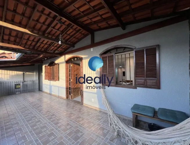 CASA NO ALIPIO DE MELO COM 4 QUARTOS, 2 VAGAS