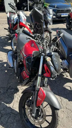 FZ15  muito novinha 
