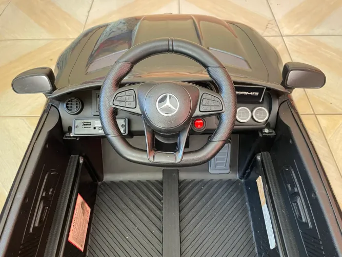 Vende-se carrinho elétrico infantil 