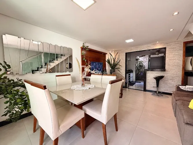 Casa Geminada Duplex com Planejados à Venda no Rio Branco, 3 Quartos, Suíte, 2 Vagas