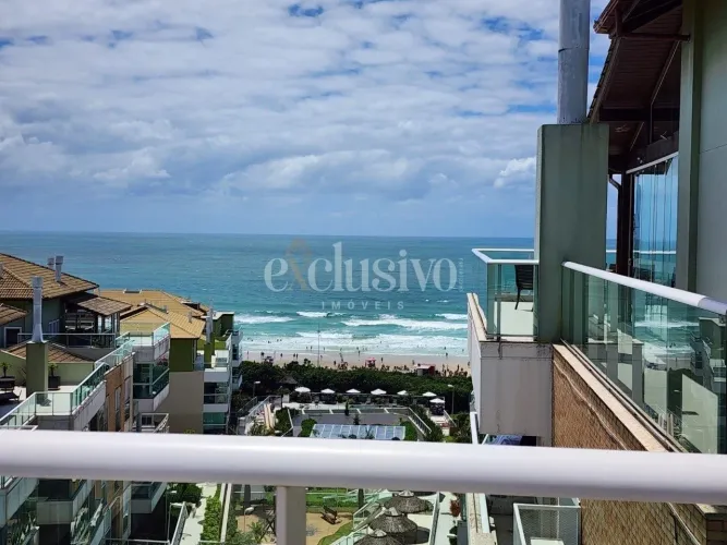 Ótima cobertura à venda no Águas do Santinho - vista mar e pé na areia