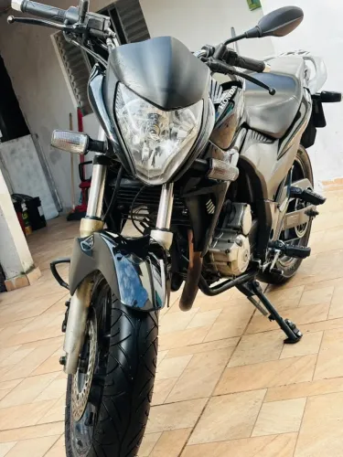 CB300R 2011 Preta