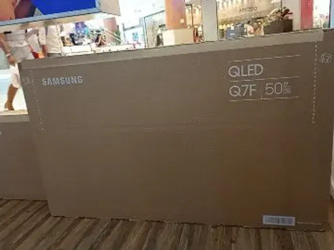 Tv Samsung 50 polegadas Qled nova lacrada com 1 ano de garantia