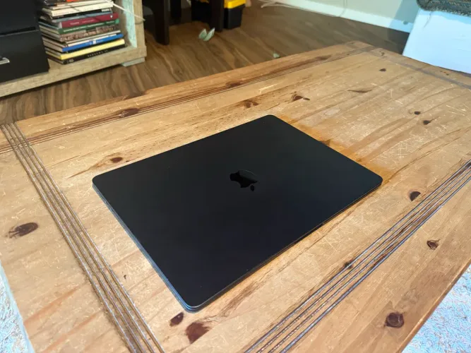 MacBook Air 15 polegadas M3 16gb 512gb 1 ano de Apple care até 2027
