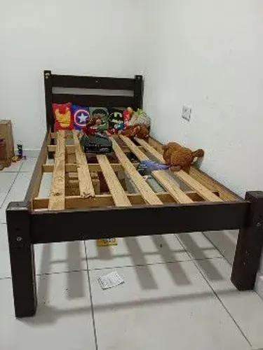 Cama solteiro 100 tenho 2 iguais.