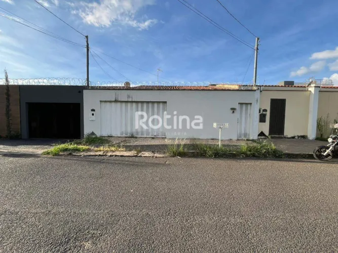 Casa para alugar, 3 quartos, Cidade Jardim - Uberlândia/MG - Rotina Imobiliária