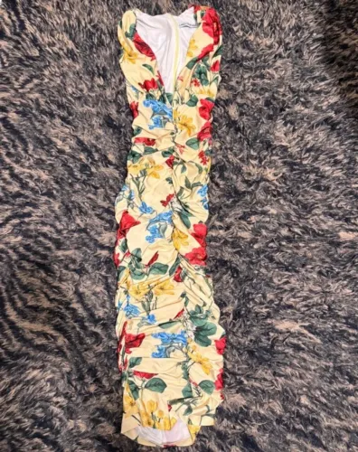 Vestido midi lança perfume