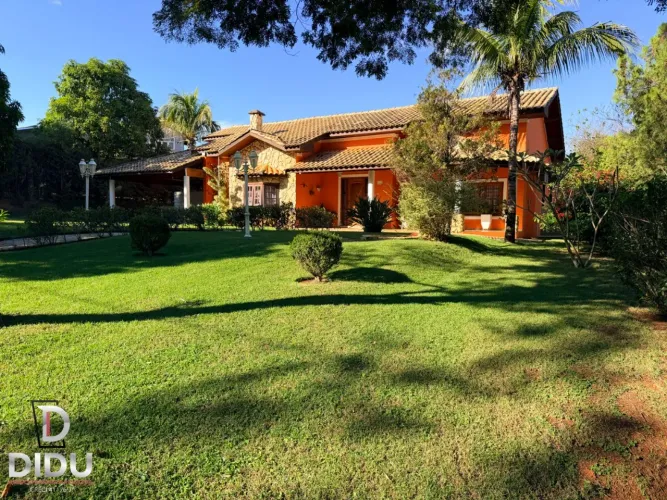 Casa no condomínio Haras Paineiras para venda com 4 quartos, sendo 1 suíte, 403m²