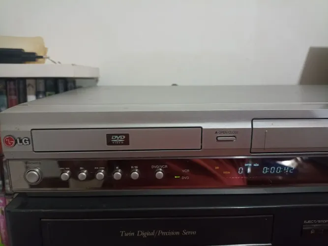 Lg dc884B Dvd e vídeo cassete