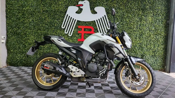 Yamaha FZ25 Fazer - Branca e Dourada - Estado de Zero Km!